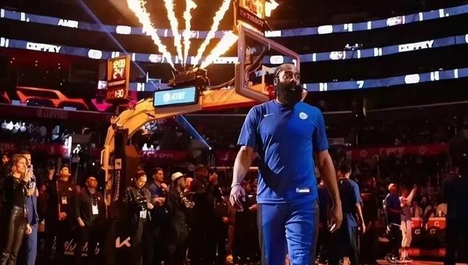 开云登录入口-哈登迎来十二赛季出色发挥，老鹰观众热烈欢呼！(国足主教练怒扇裁判事件)